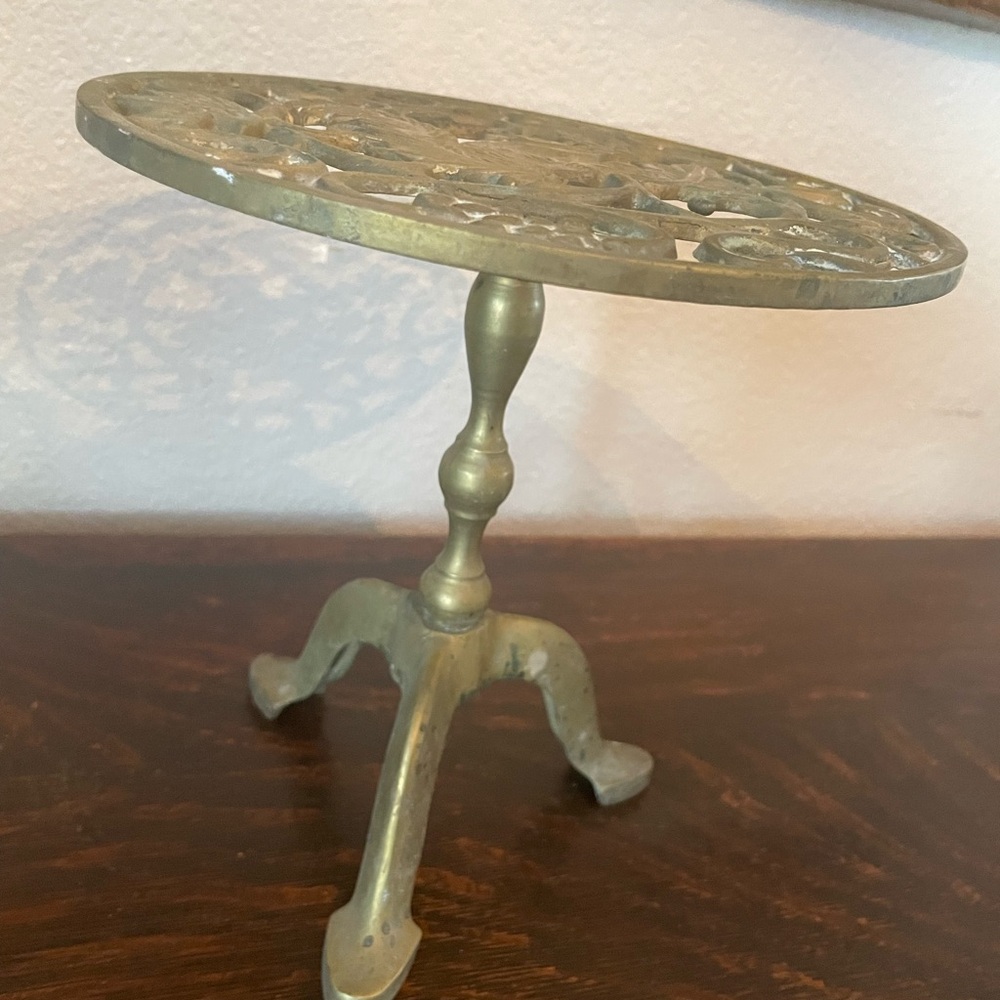 Antique Vintage Squirrel Gilt Brass Mini Tripod Table Tea Trivet Plant Stand - Picture 4 of 13